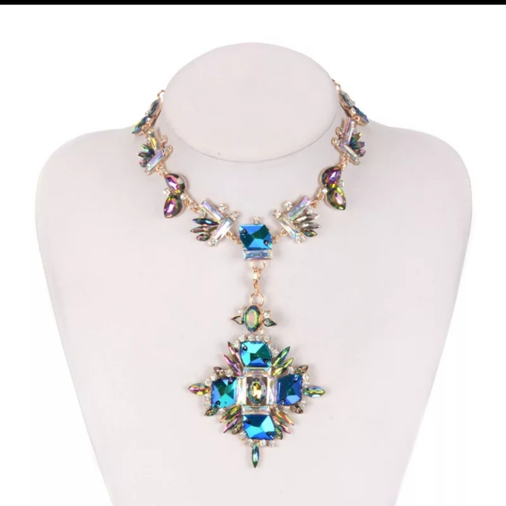 Geometric Statement Necklace